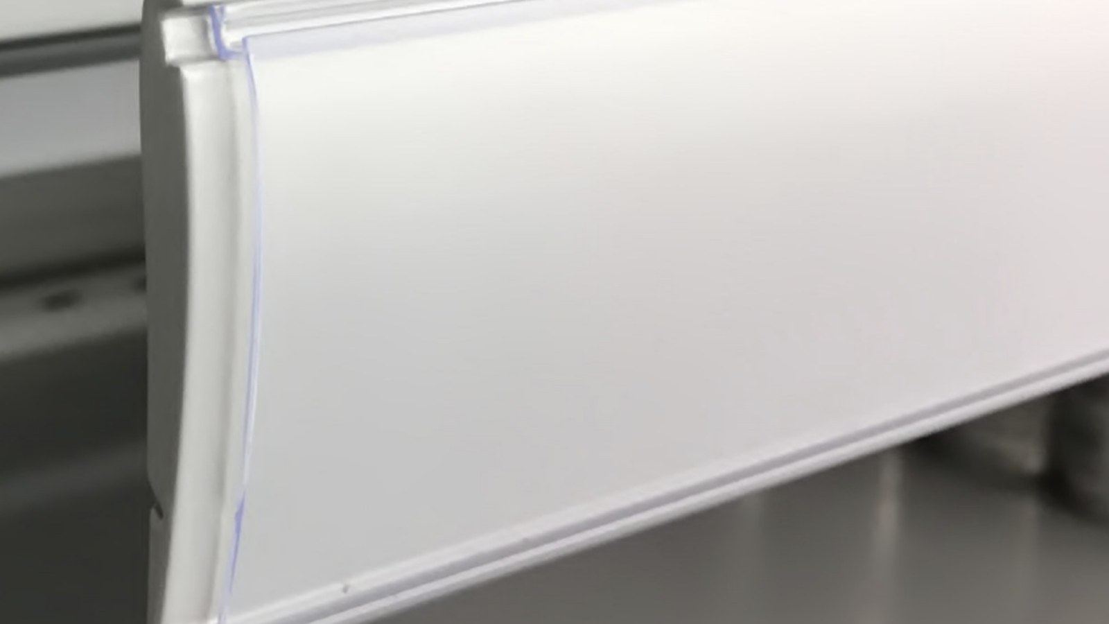 Aerofoil shelf edge blades